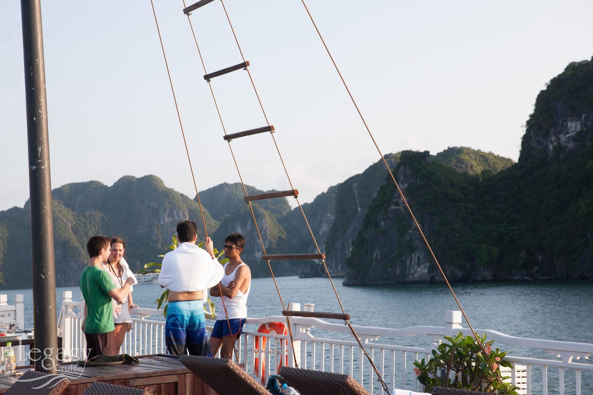 Legacy Cruise Hotel Ha Long Exterior photo