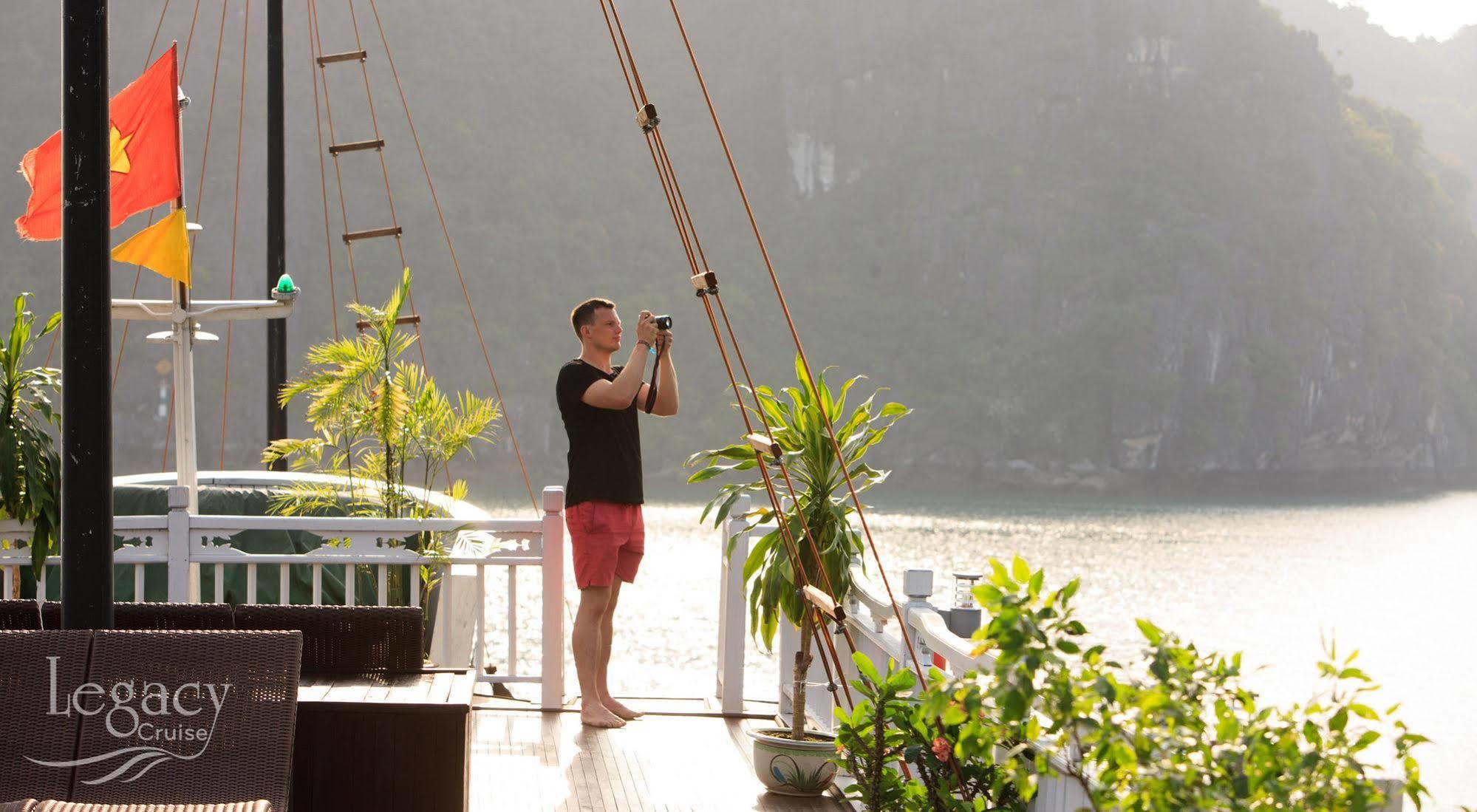Legacy Cruise Hotel Ha Long Exterior photo